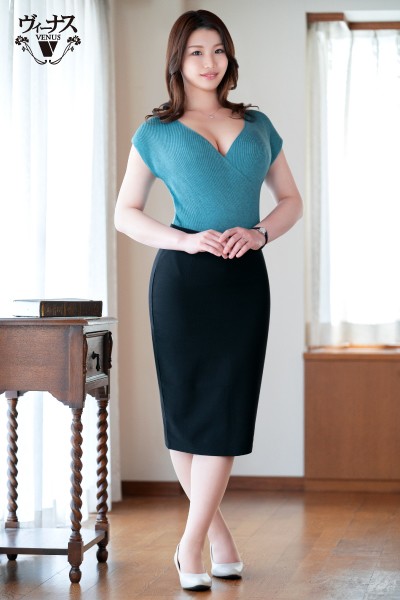 森本綾香の巨乳熟女