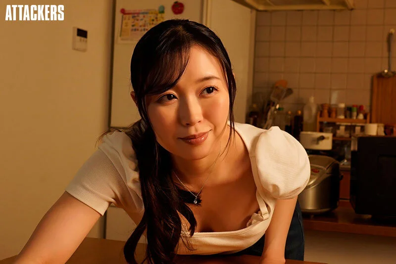 流川はる香のスレンダー美乳熟女