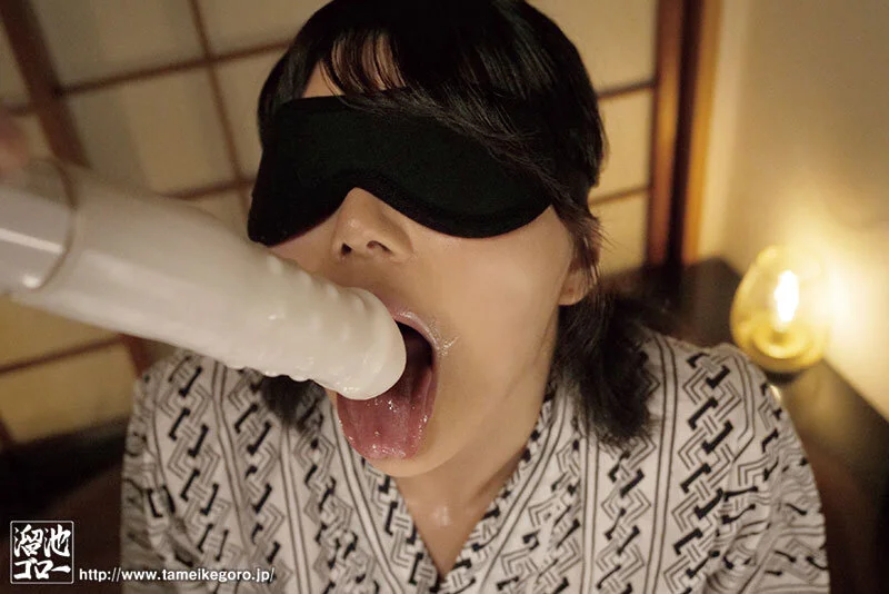 真野祈（真北祈）の熟女ディルド疑似フェラ